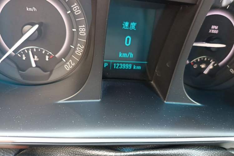 Used Buick GL8 2017 25S Comfort Version China V Standard Odometer Close Up