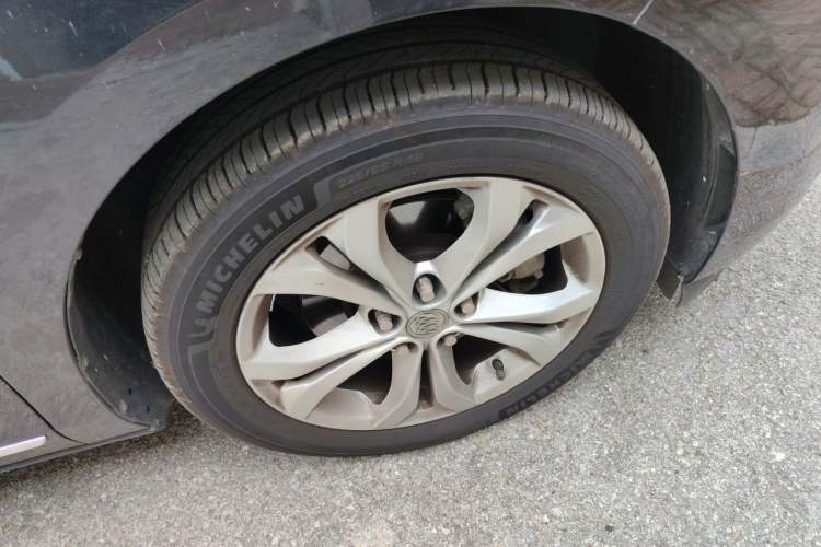 Used Buick GL8 2017 ES 28T Flagship Model China V Standard Right Front Wheel Hub