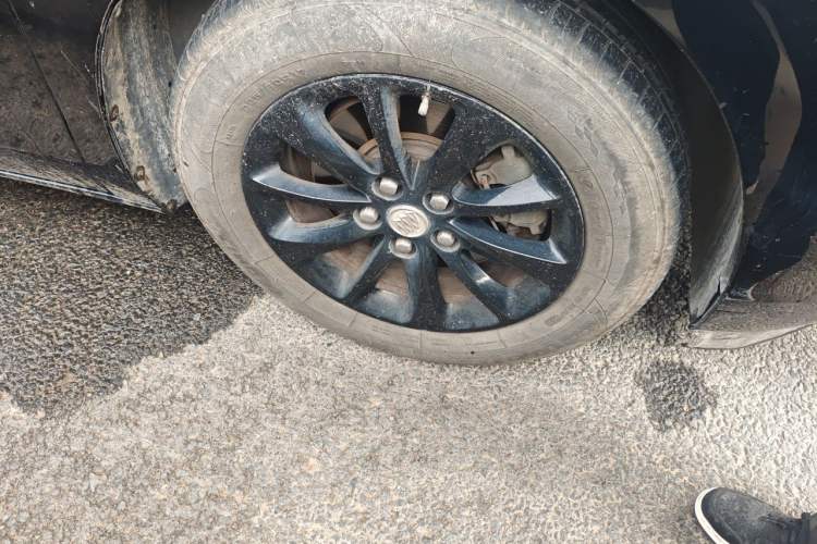 Used Buick GL8 2017 ES 28T Premium Version China V Standard Right Front Wheel Hub