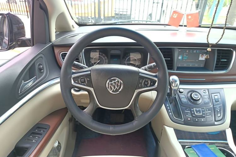 Used Buick GL8 2017 25S Comfort Version China V Standard Steering Wheel