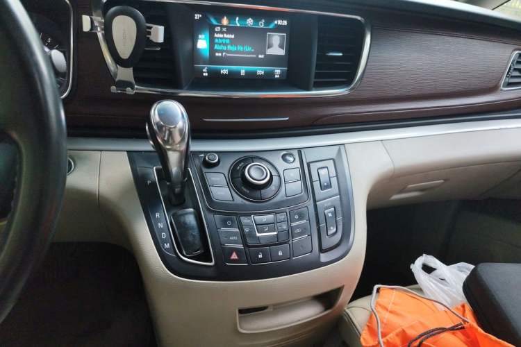 Used Buick GL8 2017 25S Luxury Version China V Standard Audio And AC Panel