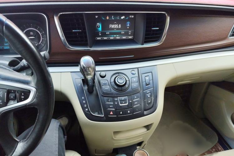 Used Buick GL8 2017 25S Luxury Version China V Standard Audio And AC Panel