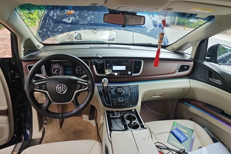 Used Buick GL8 2017 25S Comfort Version China V Standard Center Console