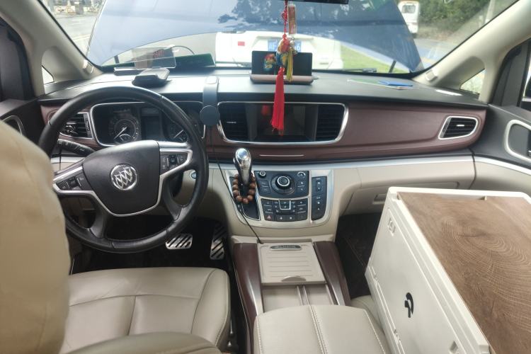 Used Buick GL8 2017 25S Prestige Version China V Standard Center Console