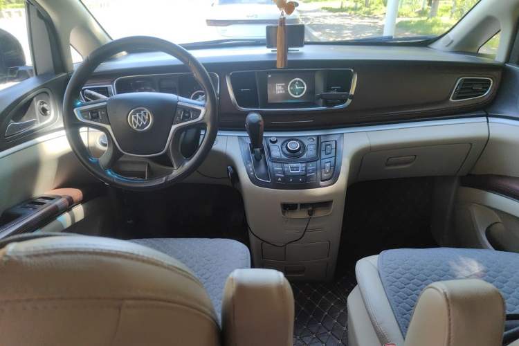 Used Buick GL8 2017 25S Comfort Version China V Standard Center Console