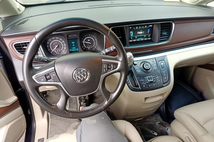 Used Buick GL8 2017 25S Prestige Version China V Standard Center Console