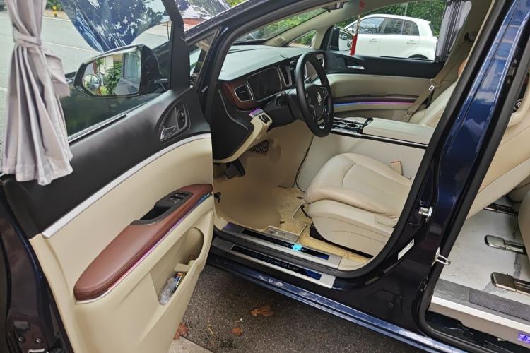 Used Buick GL8 2017 25S Comfort Version China V Standard Driver Seat