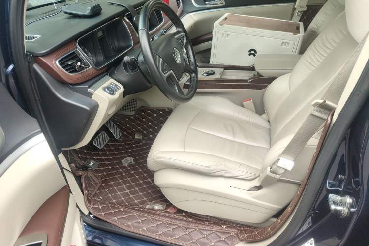 Used Buick GL8 2017 25S Prestige Version China V Standard Driver Seat