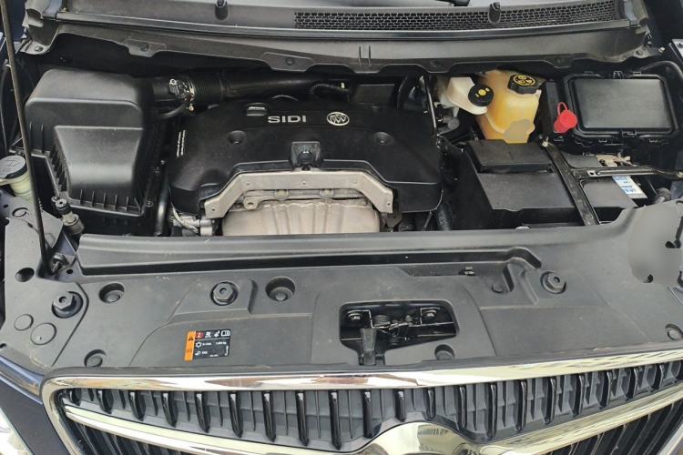 Used Buick GL8 2017 25S Luxury Version China V Standard Engine Bay