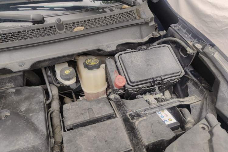 Used Buick GL8 2017 25S Luxury Version China V Standard Engine Bay Left