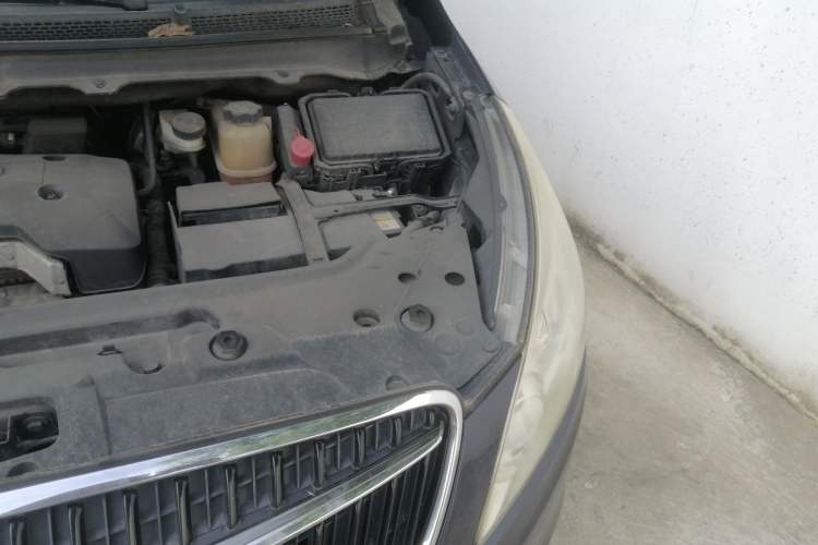 Used Buick GL8 2017 25S Prestige Version China V Standard Engine Bay Left