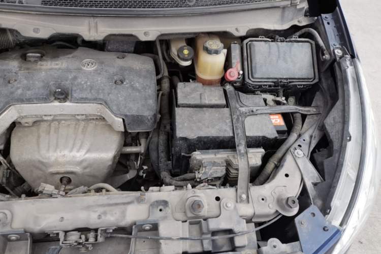Used Buick GL8 2017 25S Prestige Version China V Standard Engine Bay Left