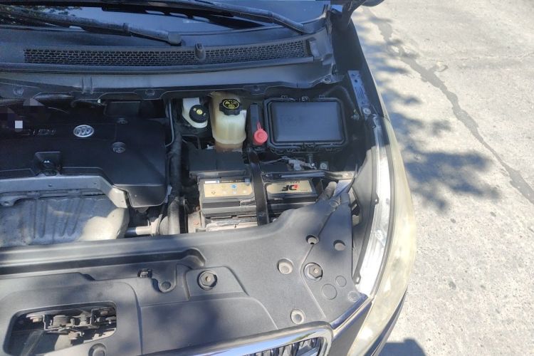 Used Buick GL8 2017 25S Comfort Version China V Standard Engine Bay Left
