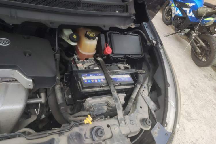 Used Buick GL8 2017 25S Comfort Version China V Standard Engine Bay Left