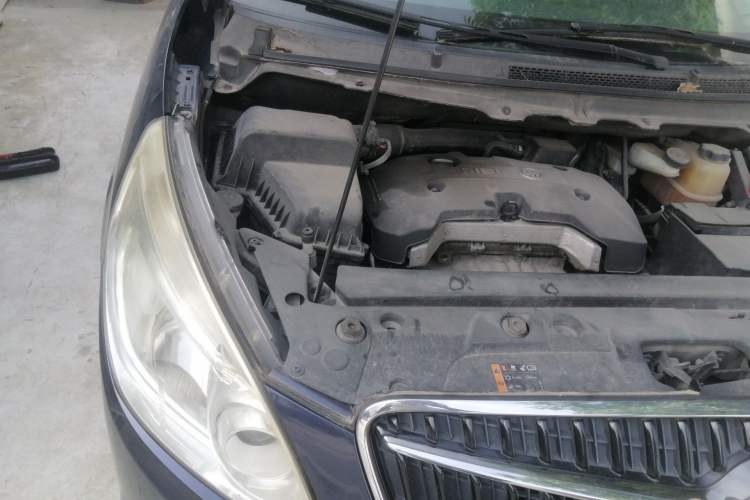 Used Buick GL8 2017 25S Prestige Version China V Standard Engine Bay Right