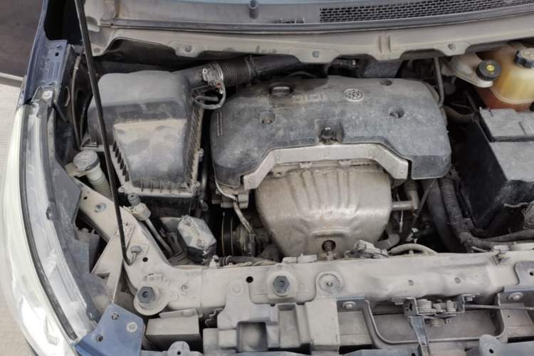 Used Buick GL8 2017 25S Prestige Version China V Standard Engine Bay Right