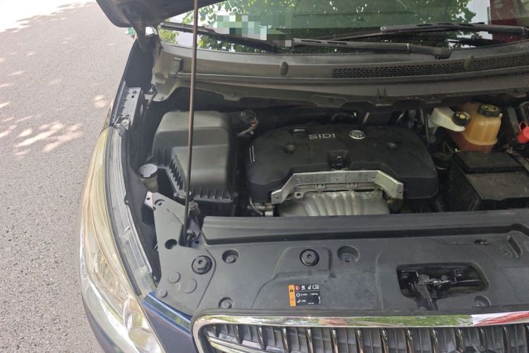 Used Buick GL8 2017 25S Prestige Version China V Standard Engine Bay Right