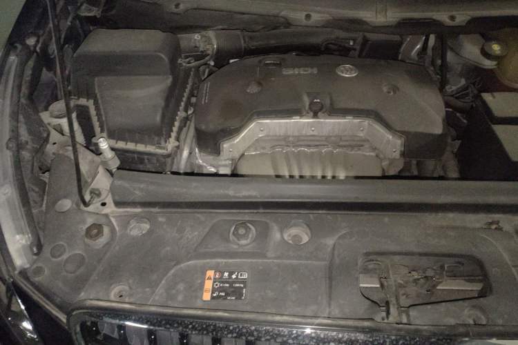 Used Buick GL8 2017 25S Luxury Version China V Standard Engine Bay Right