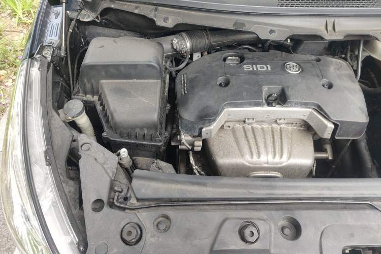 Used Buick GL8 2017 25S Prestige Version China V Standard Engine Bay Right