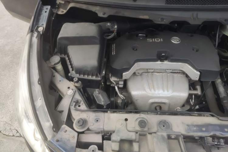 Used Buick GL8 2017 25S Comfort Version China V Standard Engine Bay Right