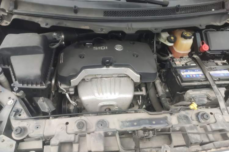 Used Buick GL8 2017 25S Comfort Version China V Standard Engine Bay