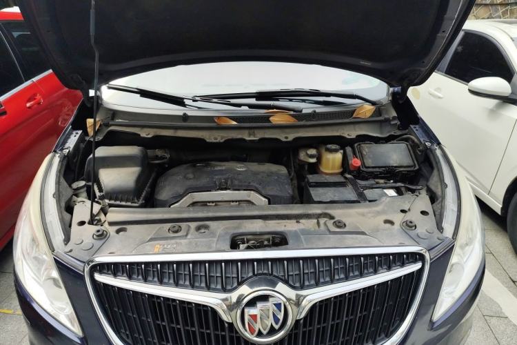 Used Buick GL8 2017 25S Luxury Version China V Standard Engine Bay