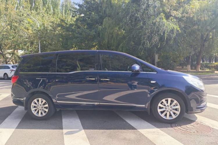 Used Buick GL8 2017 25S Prestige Version China V Standard Exterior 2
