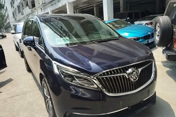 Used Buick GL8 2017 ES 28T Luxury Model China V Standard Front Right 45 Deg