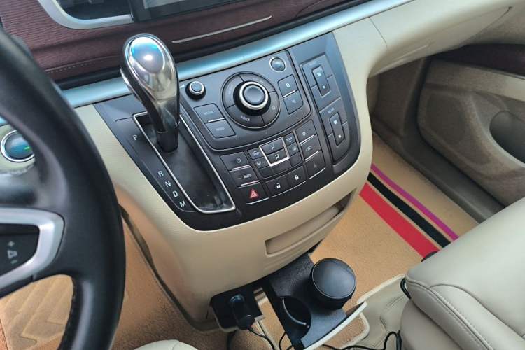Used Buick GL8 2017 25S Luxury Version China V Standard Gear Lever