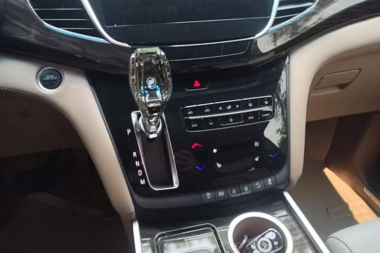 Used Buick GL8 2017 ES 28T Luxury Model China V Standard Gear Lever