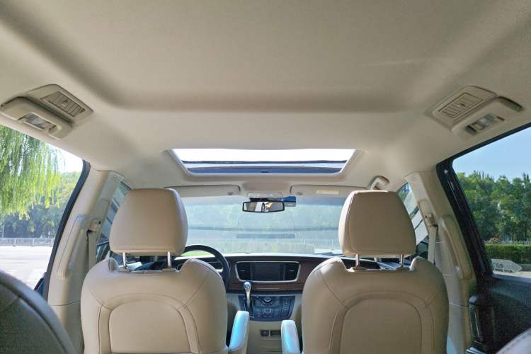 Used Buick GL8 2017 25S Prestige Version China V Standard Headliner