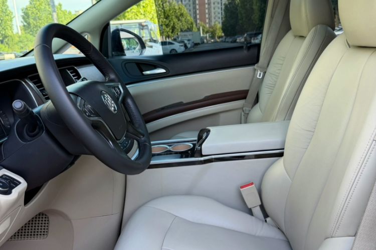 Used Buick GL8 2017 25S Luxury Version China V Standard Interior 2