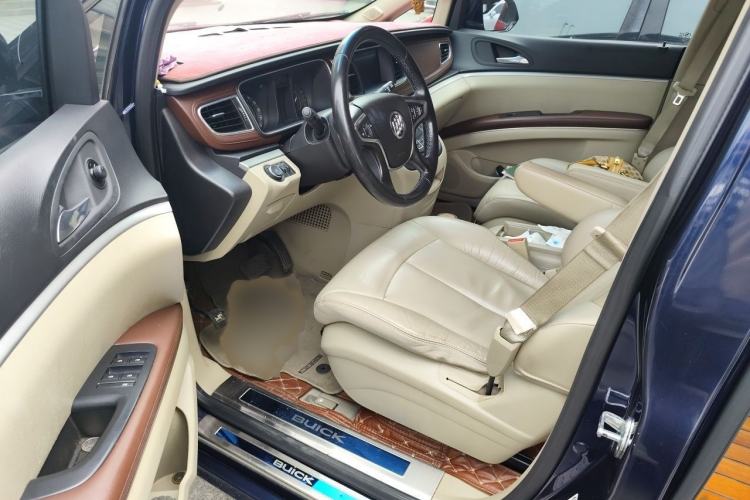 Used Buick GL8 2017 25S Luxury Version China V Standard Interior 3
