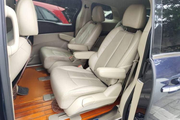 Used Buick GL8 2017 25S Luxury Version China V Standard Interior 4