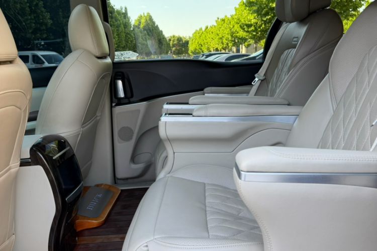 Used Buick GL8 2017 25S Luxury Version China V Standard Interior 5
