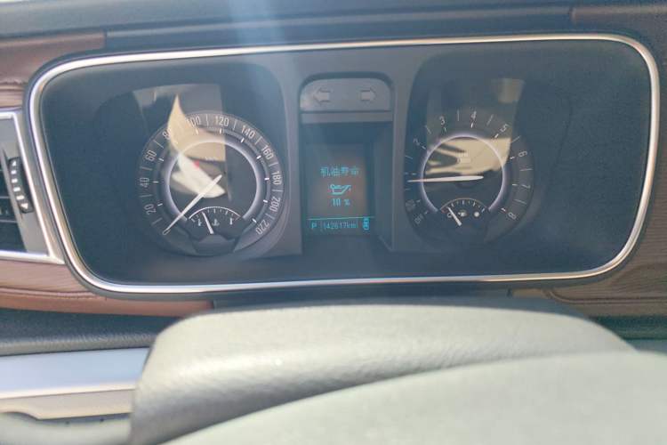 Used Buick GL8 2017 25S Prestige Version China V Standard Odometer Close Up