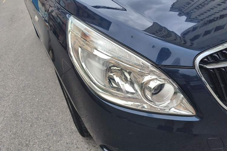 Used Buick GL8 2017 25S Luxury Version China V Standard Right Front Headlight