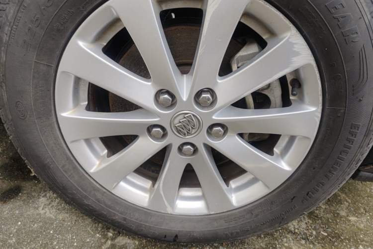 Used Buick GL8 2017 25S Luxury Version China V Standard Right Front Wheel Hub