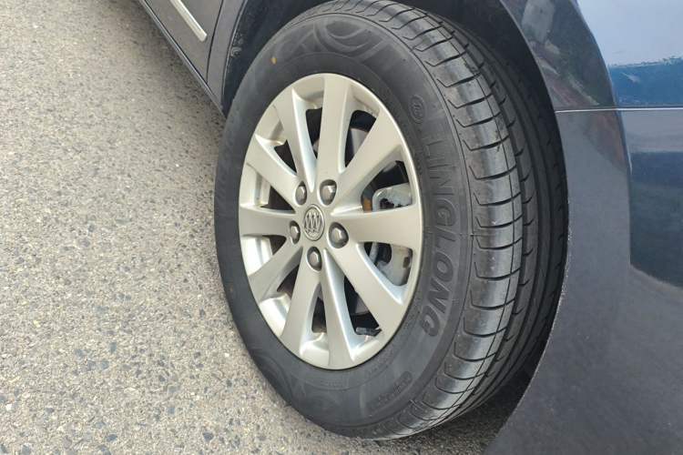 Used Buick GL8 2017 25S Luxury Version China V Standard Right Front Wheel Hub