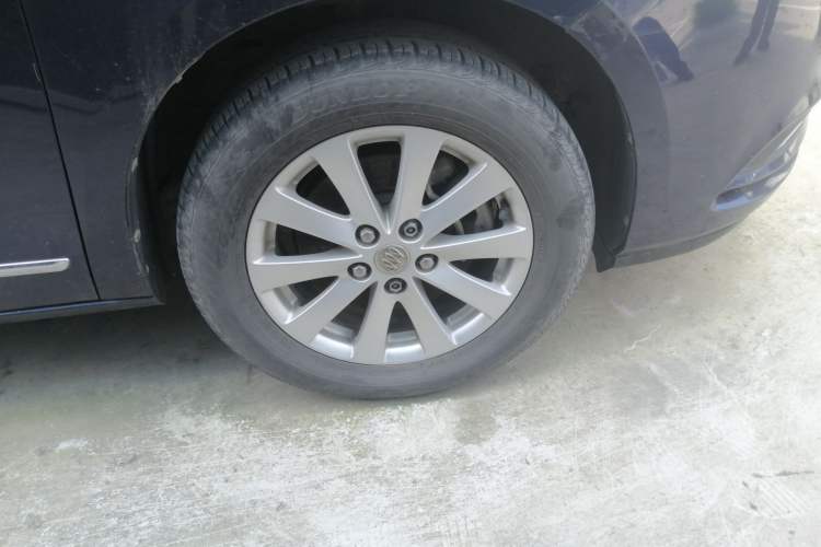 Used Buick GL8 2017 25S Prestige Version China V Standard Right Front Wheel Hub