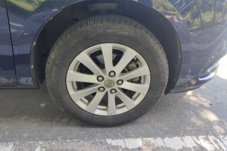 Used Buick GL8 2017 25S Comfort Version China V Standard Right Front Wheel Hub