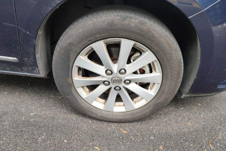 Used Buick GL8 2017 25S Luxury Version China V Standard Right Front Wheel Hub