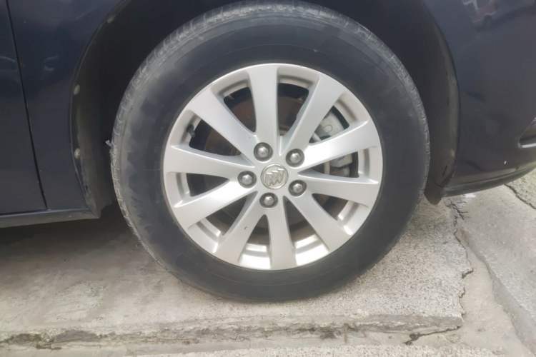 Used Buick GL8 2017 25S Comfort Version China V Standard Right Front Wheel Hub
