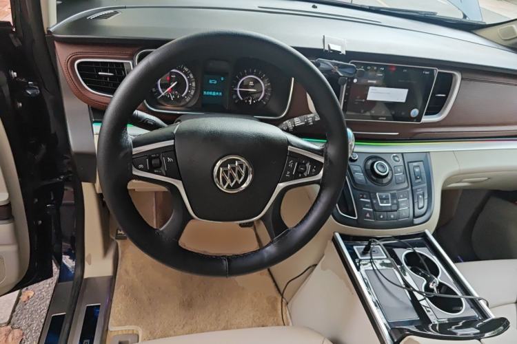 Used Buick GL8 2017 25S Comfort Version China V Standard Steering Wheel