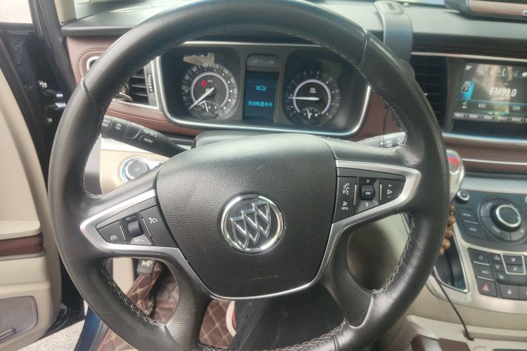 Used Buick GL8 2017 25S Prestige Version China V Standard Steering Wheel