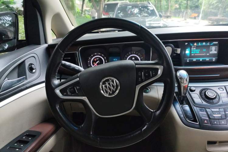 Used Buick GL8 2017 25S Luxury Version China V Standard Steering Wheel