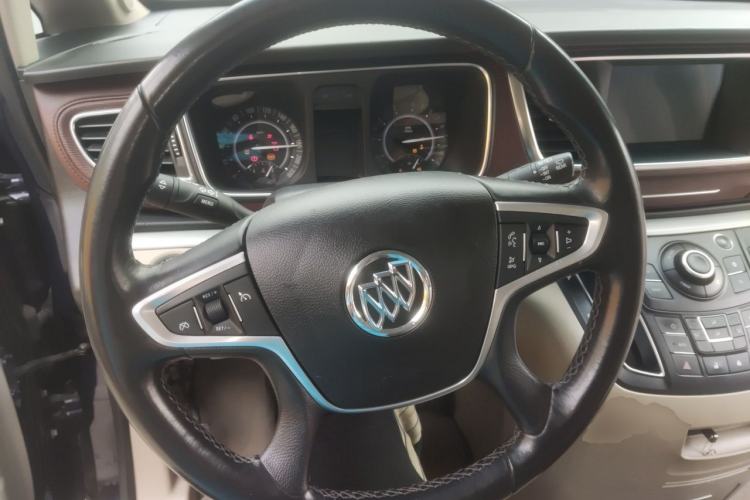 Used Buick GL8 2017 25S Comfort Version China V Standard Steering Wheel