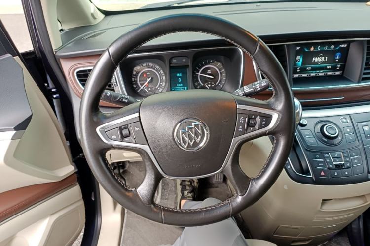 Used Buick GL8 2017 25S Prestige Version China V Standard Steering Wheel