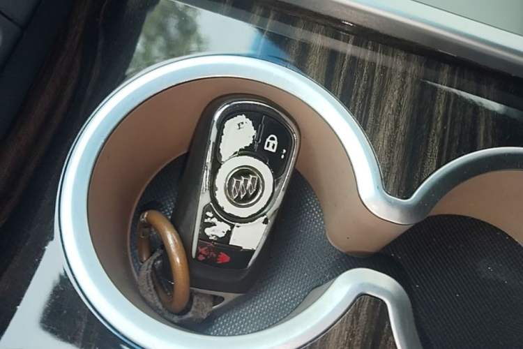 Used Buick GL8 2017 ES 28T Luxury Model China V Standard Vehicle Key