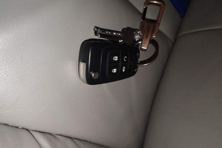 Used Buick GL8 2017 25S Luxury Version China V Standard Vehicle Key